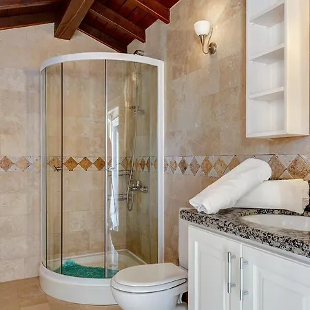 Sleeps 10 Pool Air Con Wifi וילה *