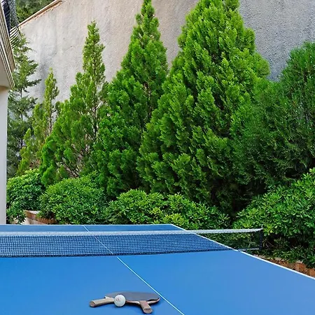 Sleeps 10 Pool Air Con Wifi *